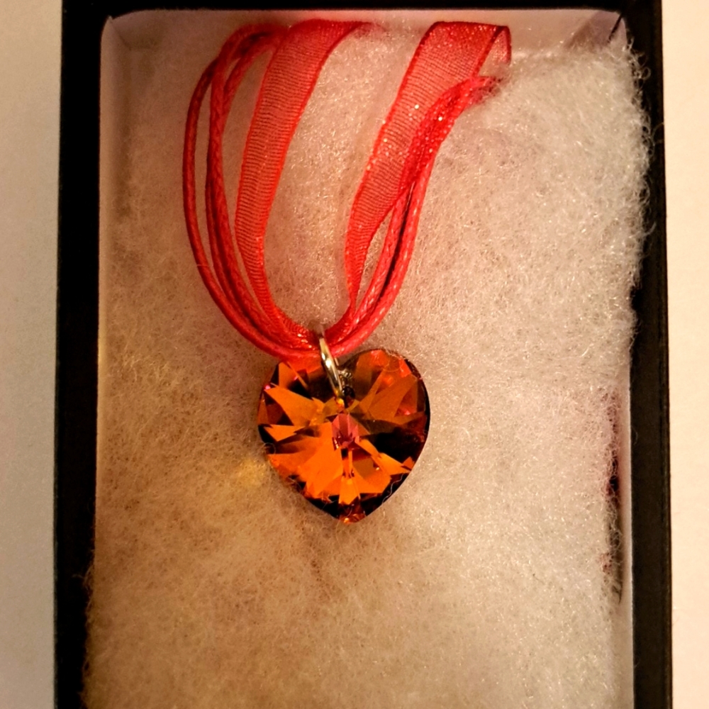 🔥CLEARANCE! Midnight Sun Crystal Heart Necklace